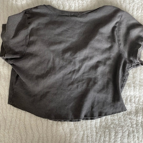 GARAGE CUTE CROP TOP - Picture 2 of 2